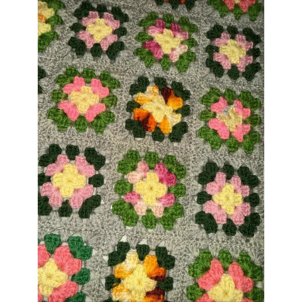 Vtg 70's Handmade Granny Square Afghan Crochet Lap Throw Baby Blanket 48X34
